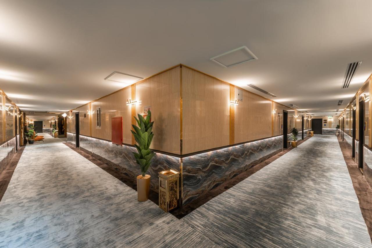 Ross Hotel Рияд Екстериор снимка