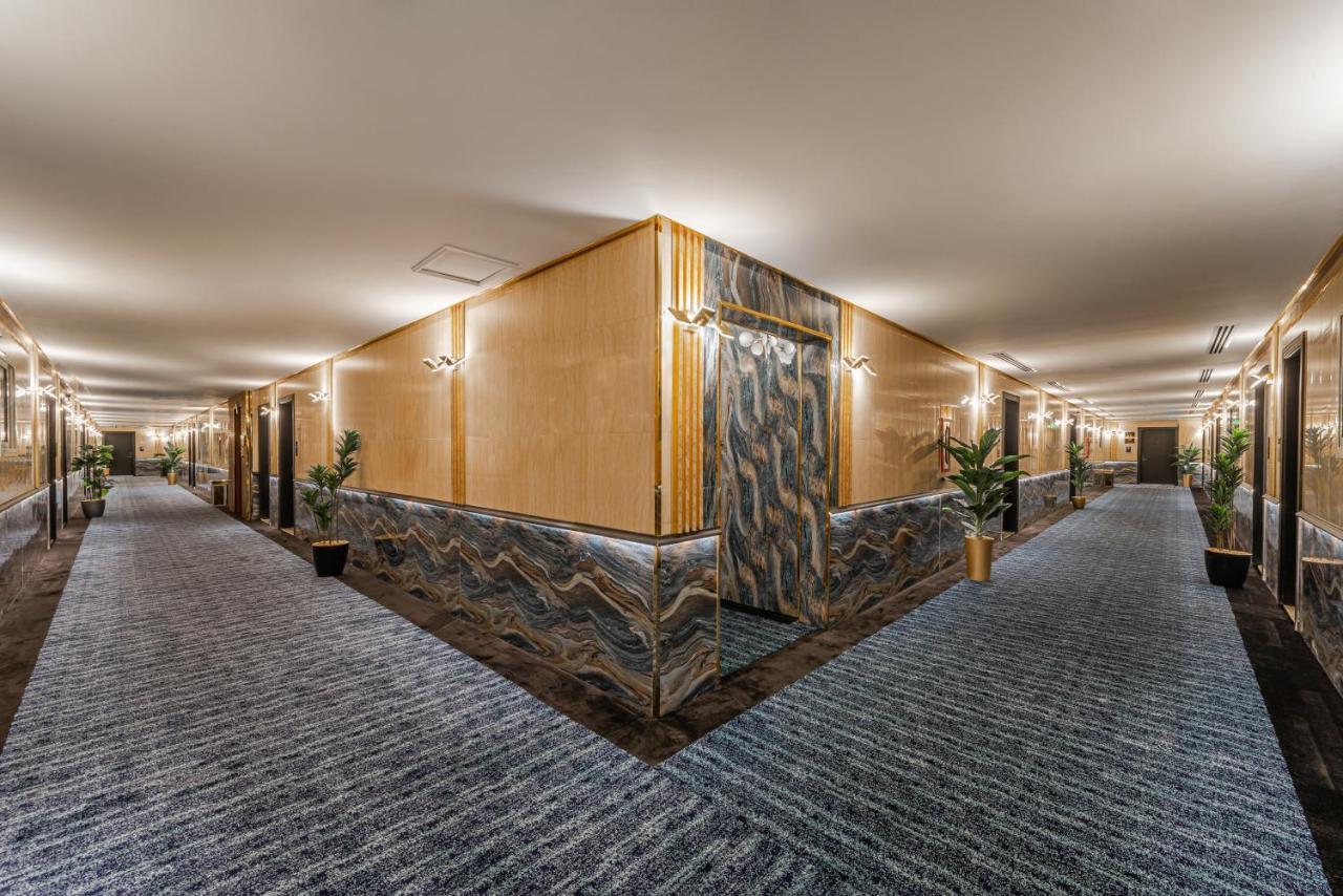 Ross Hotel Рияд Екстериор снимка